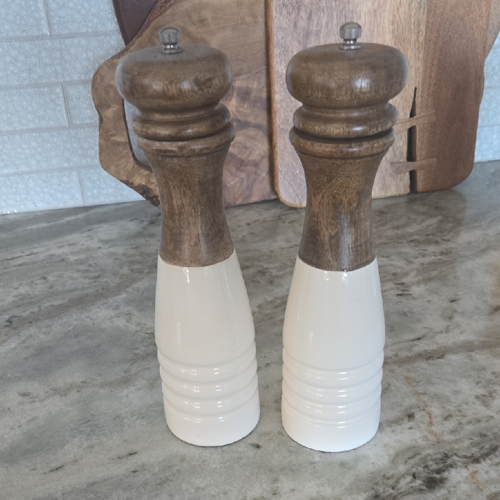 Mud Pie Farmhouse Inspired S&P Mill Set, NWOT - Picture 4 of 8